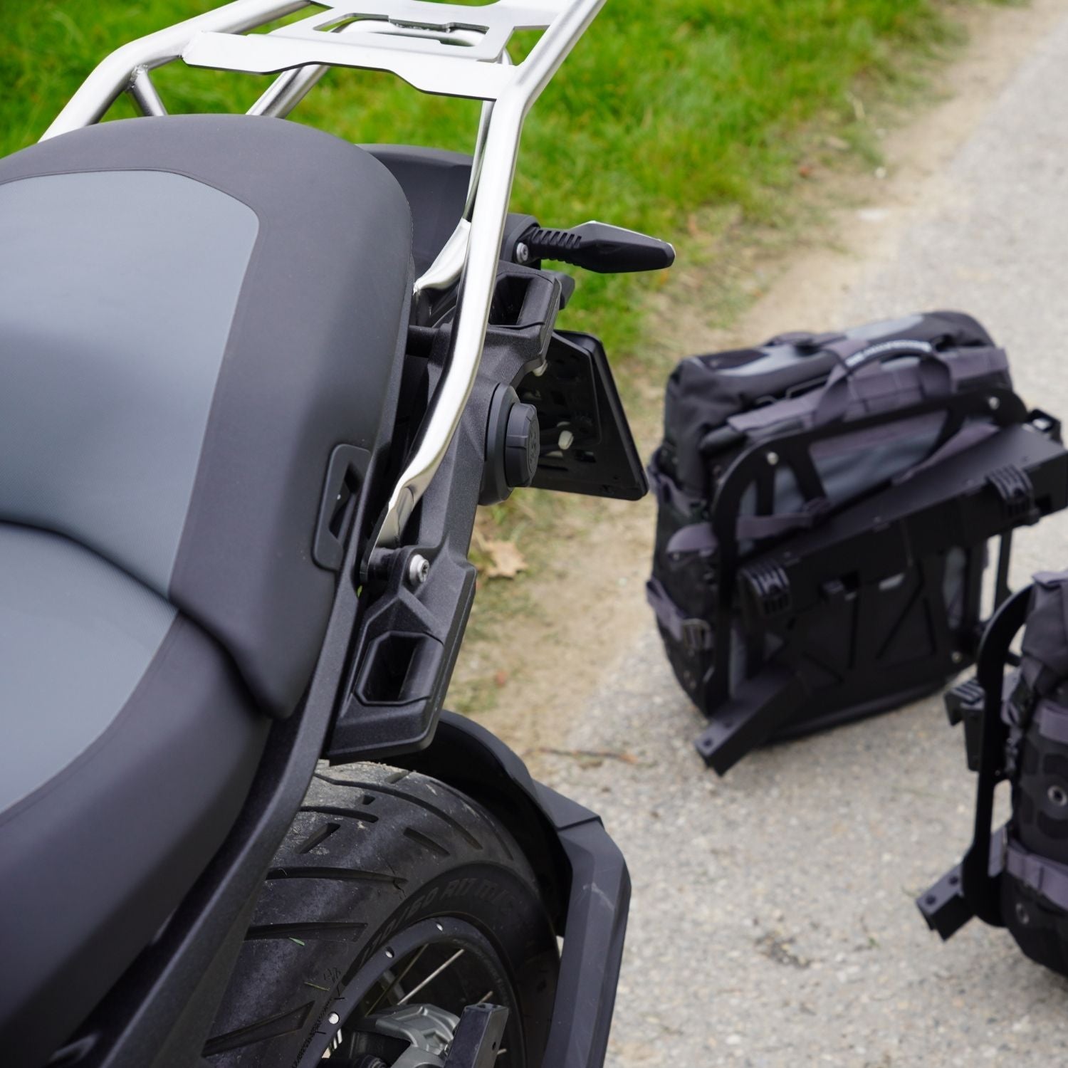 1300gs-vario-soft-luggage-adapter