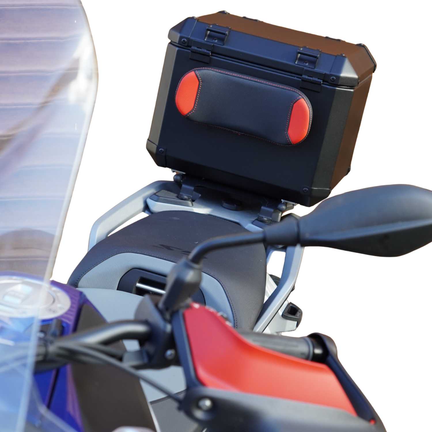 backrest-red-apholstered-on-topcase-apduro-gs-1300-adventure