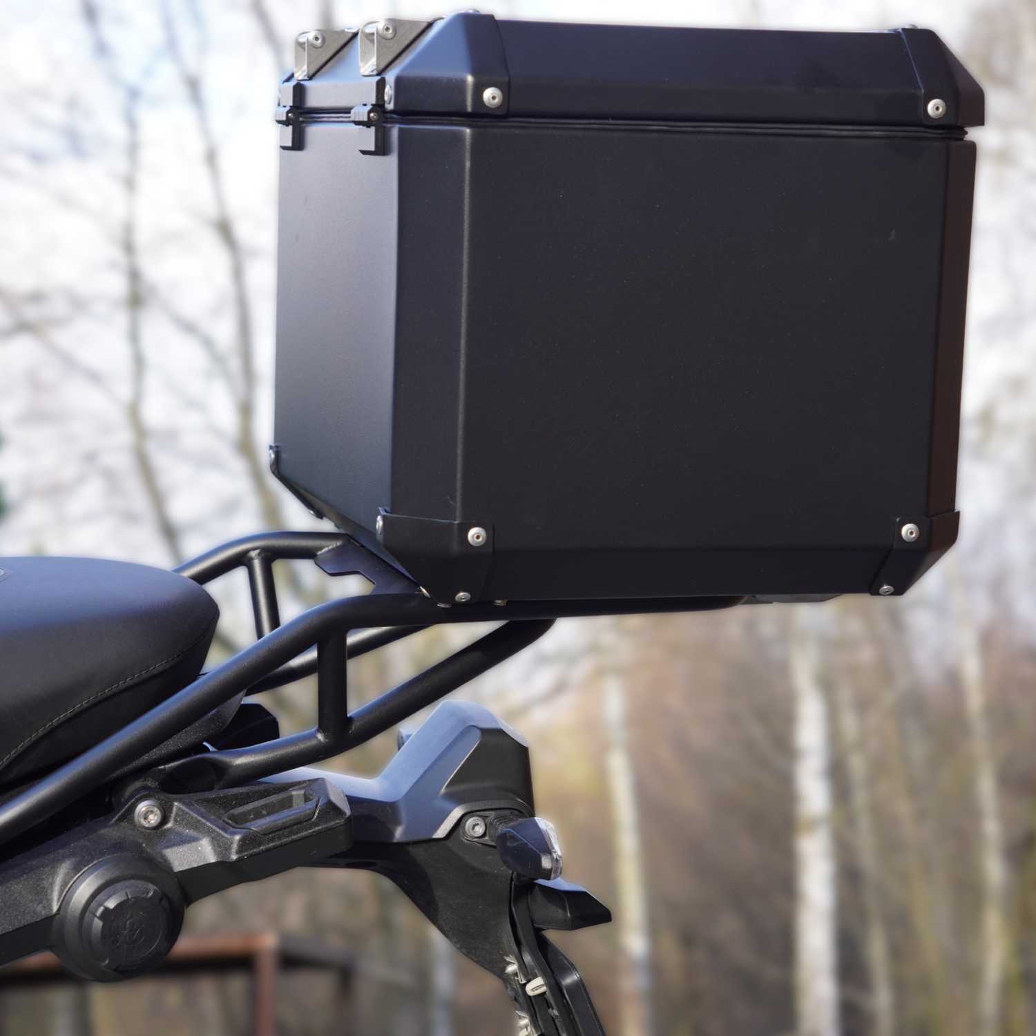 black-topcase-for-large-topcase-gs-1300-black-rack