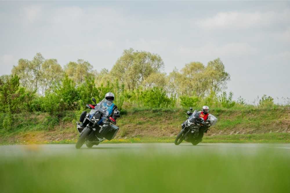 apduro-cases-on-bmw-1300-gsa-track