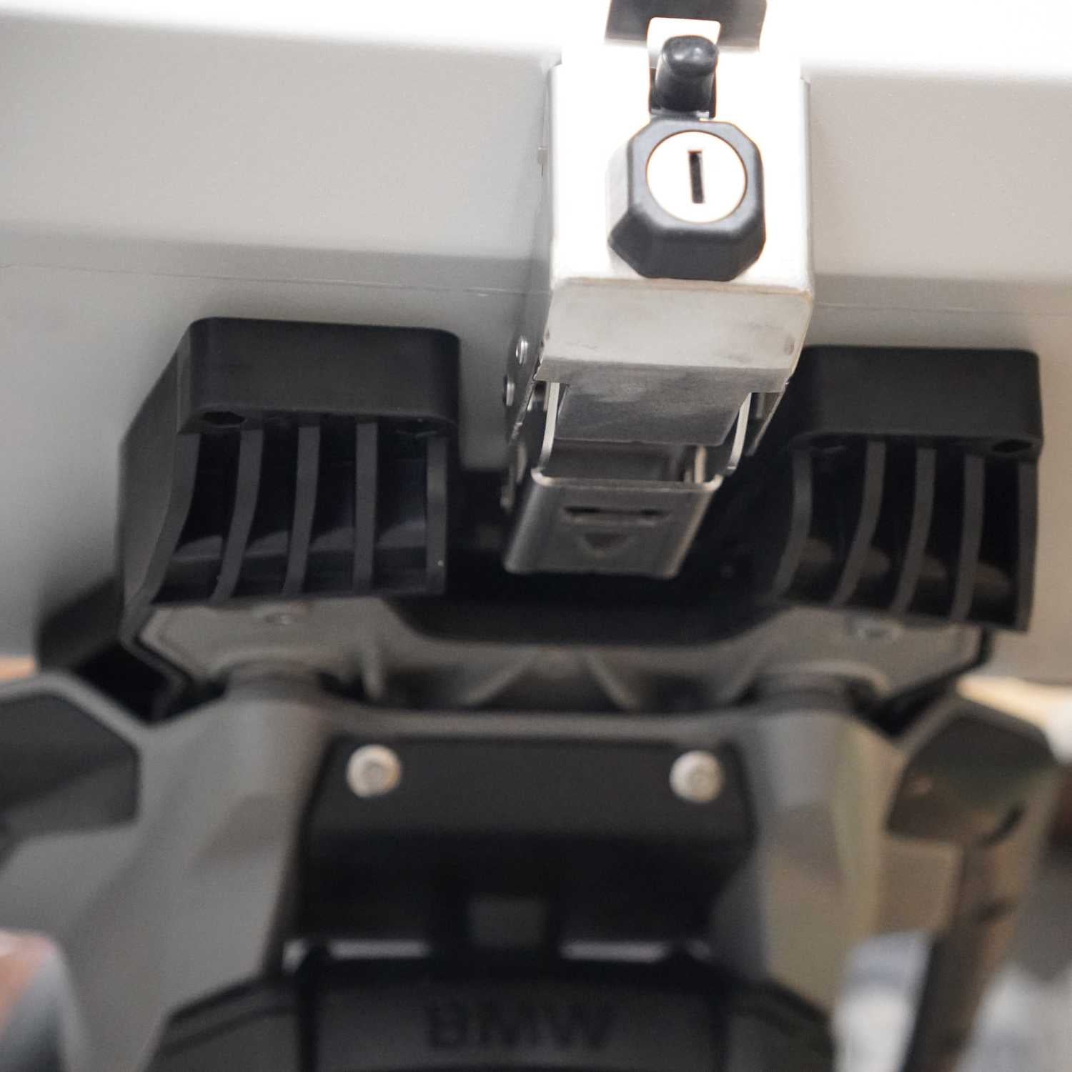 APDURO ZERORACK™  Topcase