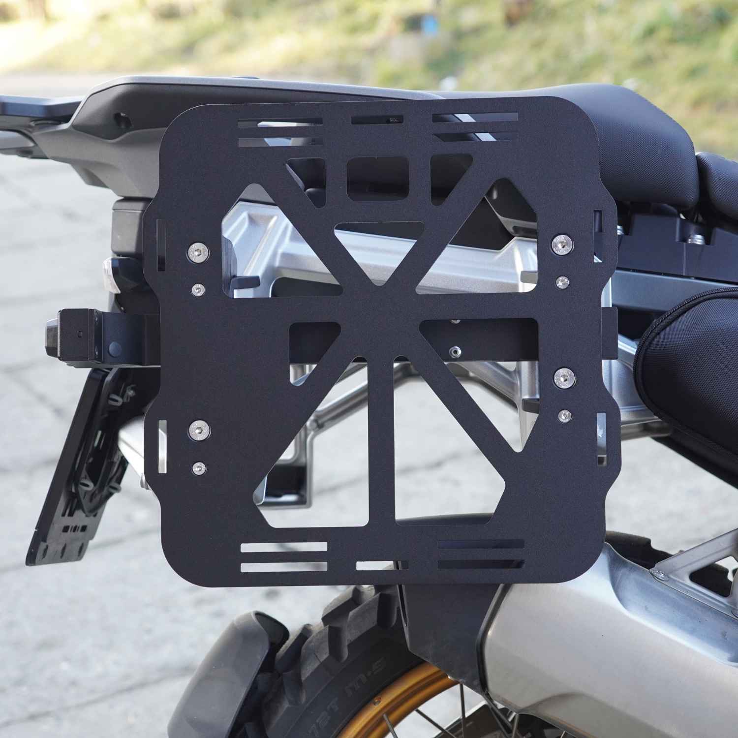 apduro-rackless-plate-V5-red-mamut-red-koyot