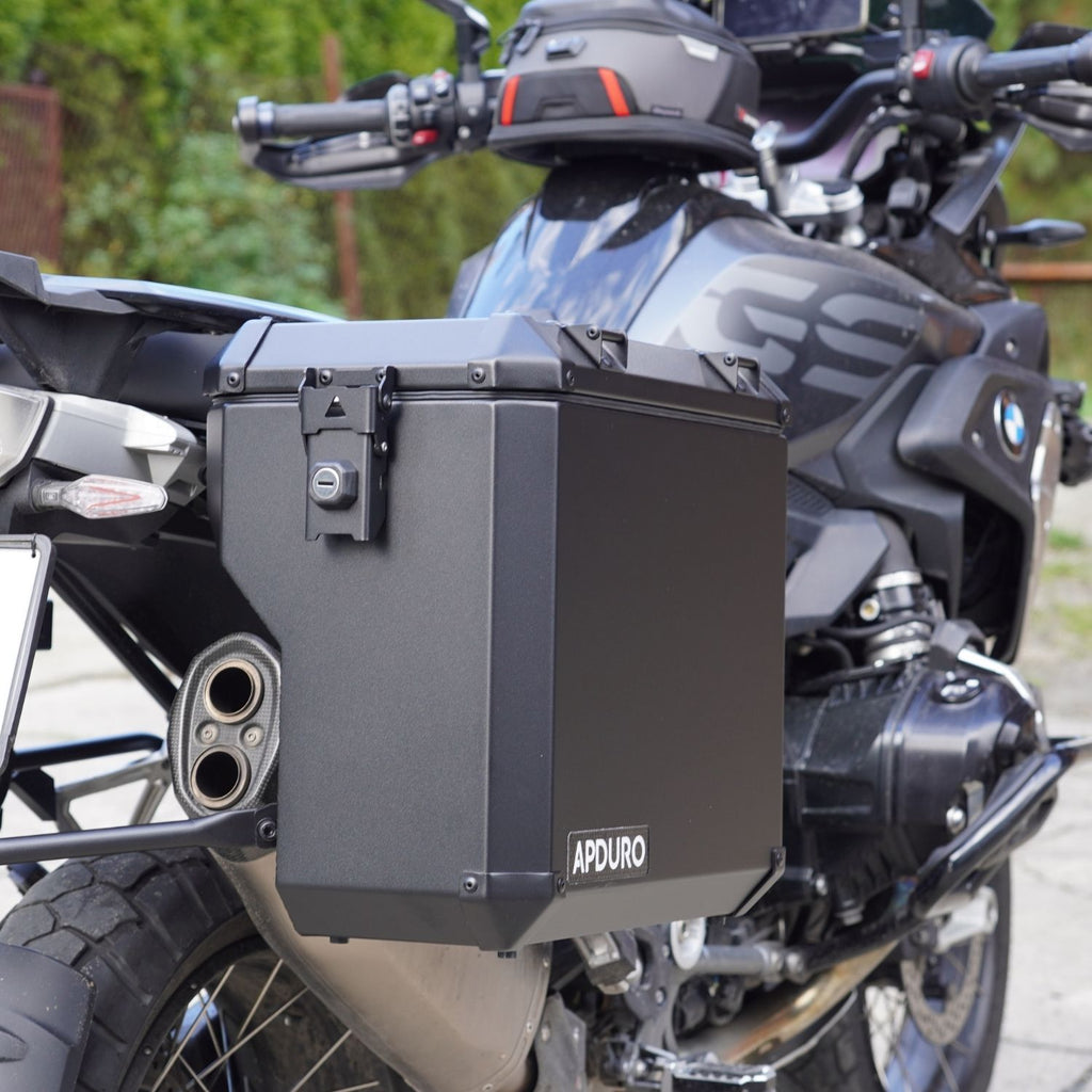 side-cases-1250-gs-black-edition-exhaust