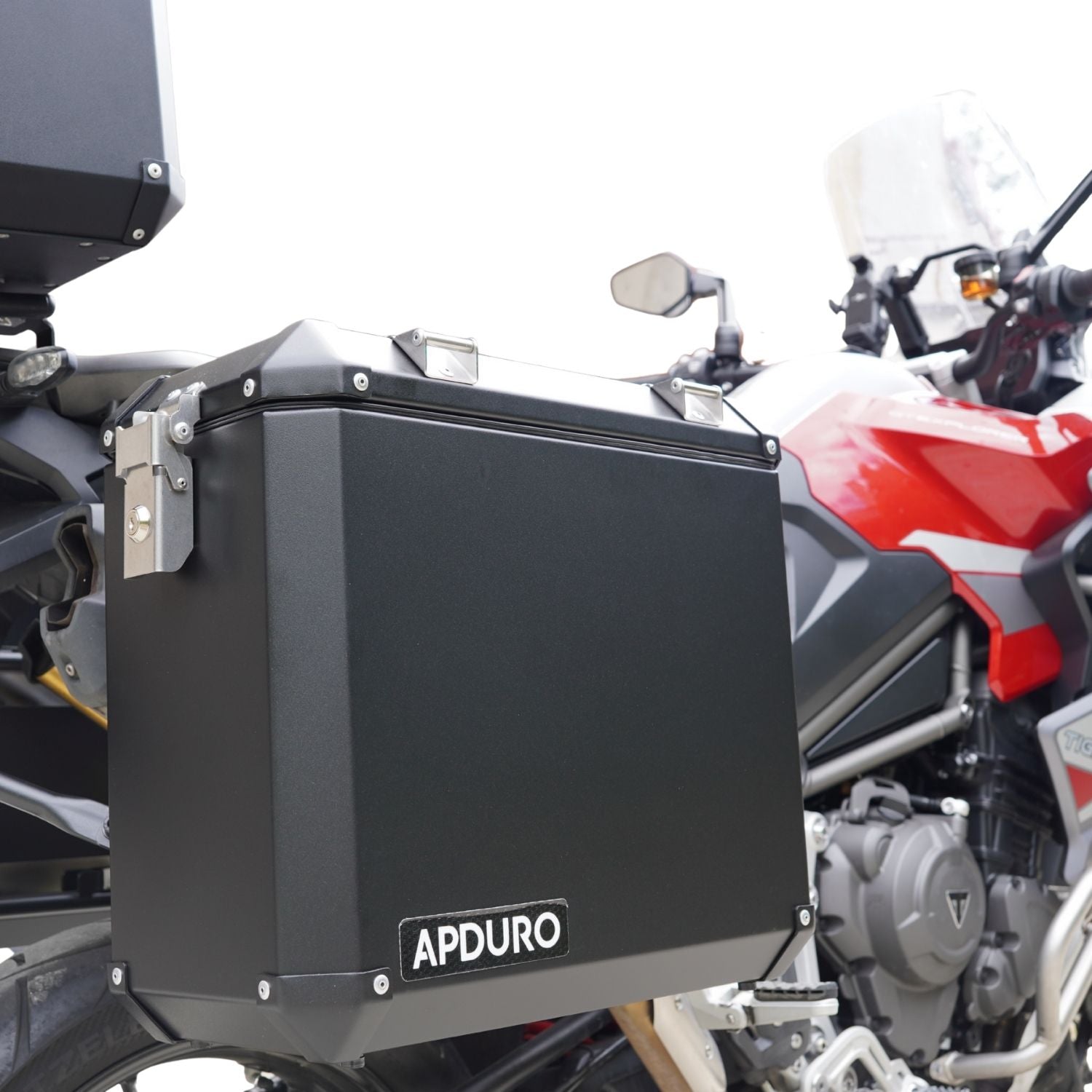tiger-1200-gt-side-cases-black-color